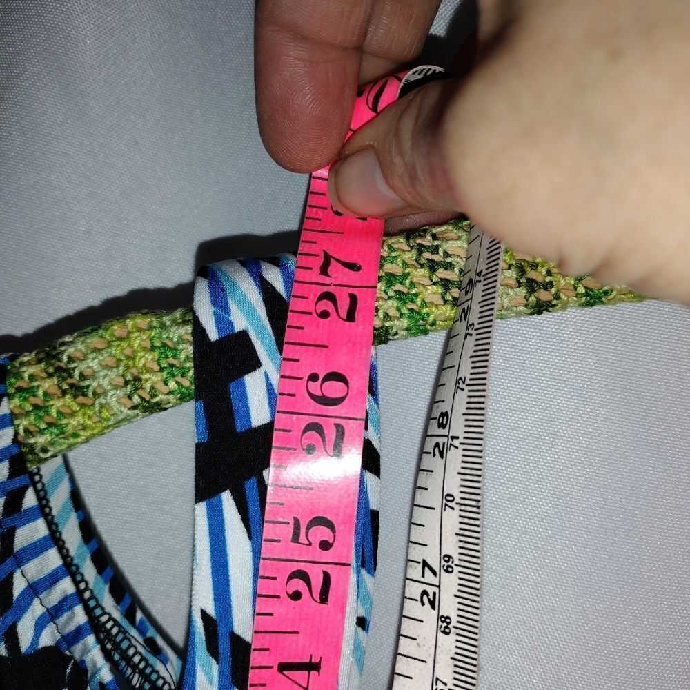 Jaclyn Smith top  - Picture 6 of 6